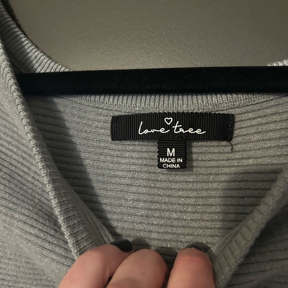 Green Ribbed Sweater - Picture 4 of 5